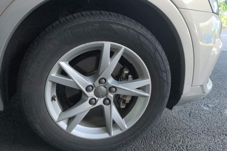 Used Audi Q3 2018 30 TFSI Fashion Edition Collector's Model Right Front Wheel Hub