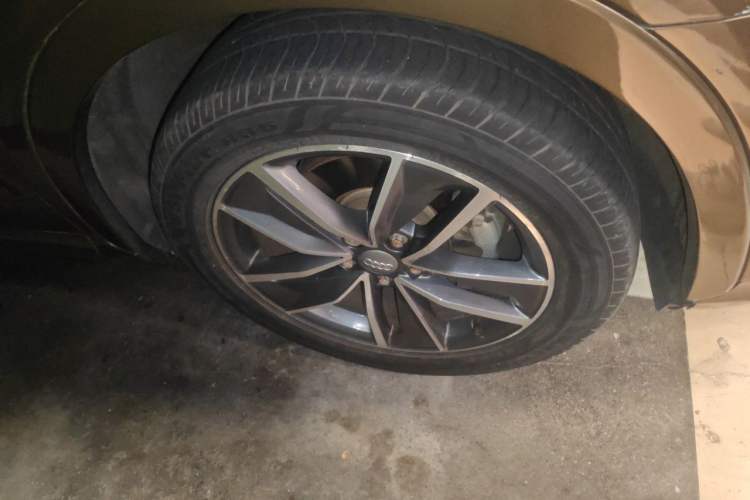 Used Audi Q3 2018 30 TFSI Fashion Edition Collector's Version Right Front Wheel Hub
