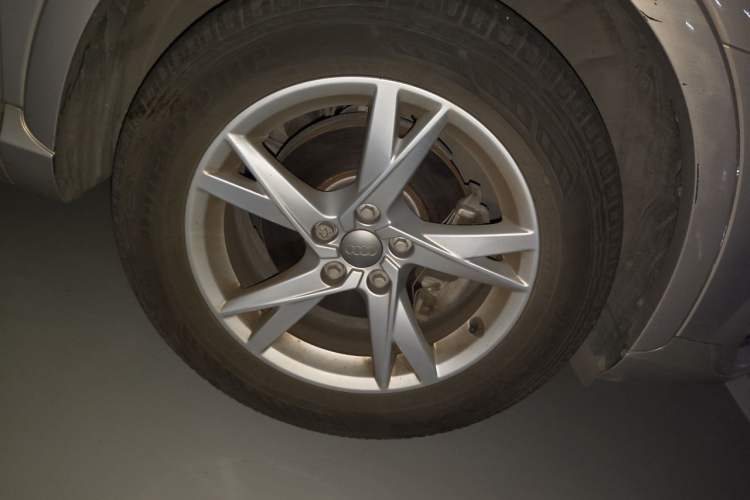 Used Audi Q3 2018 30th Anniversary Edition 30 TFSI Fashion Model Right Front Wheel Hub