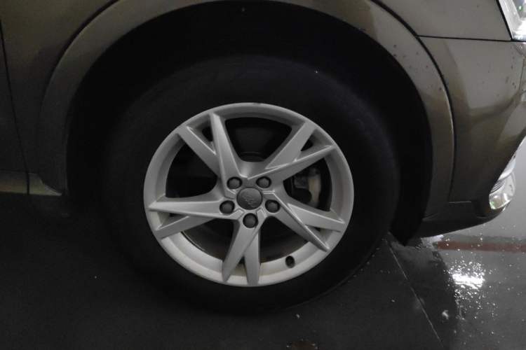 Used Audi Q3 2018 30th Anniversary Edition 30 TFSI Fashion Model Right Front Wheel Hub