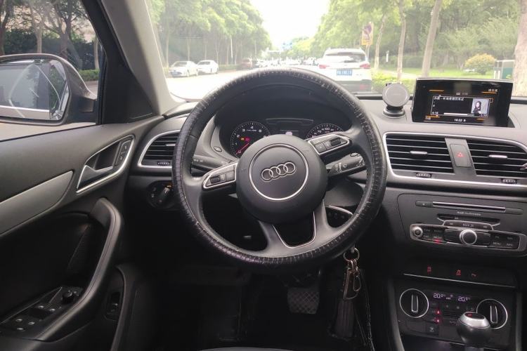 Used Audi Q3 2018 30 TFSI Fashion Edition Collector's Version Steering Wheel