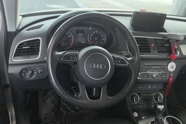Used Audi Q3 2018 30 TFSI Fashion Edition Collector's Model Steering Wheel
