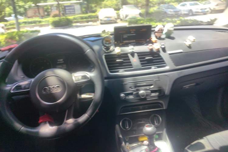 Used Audi Q3 2018 30th Anniversary Edition 30 TFSI Fashion Model Steering Wheel