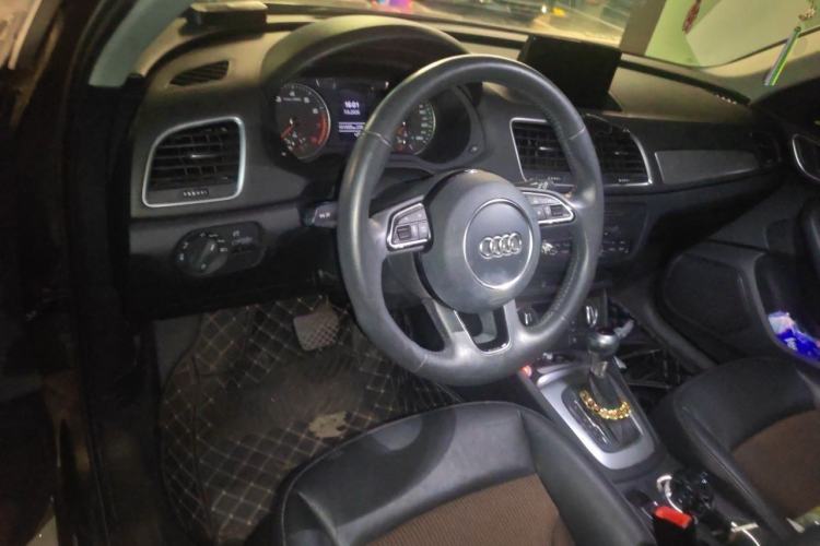 Used Audi Q3 2018 30 TFSI Fashion Edition Collector's Version Steering Wheel