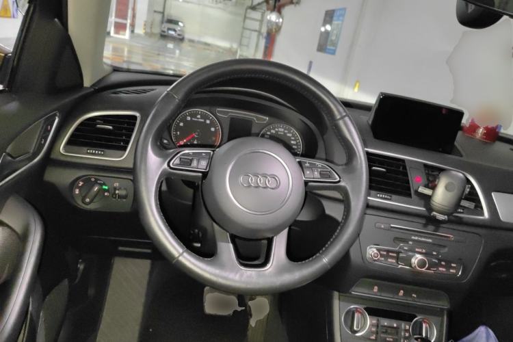 Used Audi Q3 2018 30th Anniversary Edition 30 TFSI Fashion Model Steering Wheel