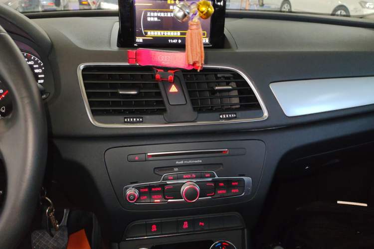 Used Audi Q3 2018 30th Anniversary Edition 35 TFSI Fashion Model Audio And AC Panel