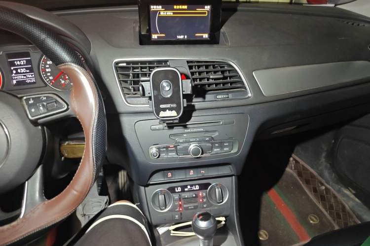 Used Audi Q3 2018 30th Anniversary Edition 30 TFSI Fashion Model Audio And AC Panel