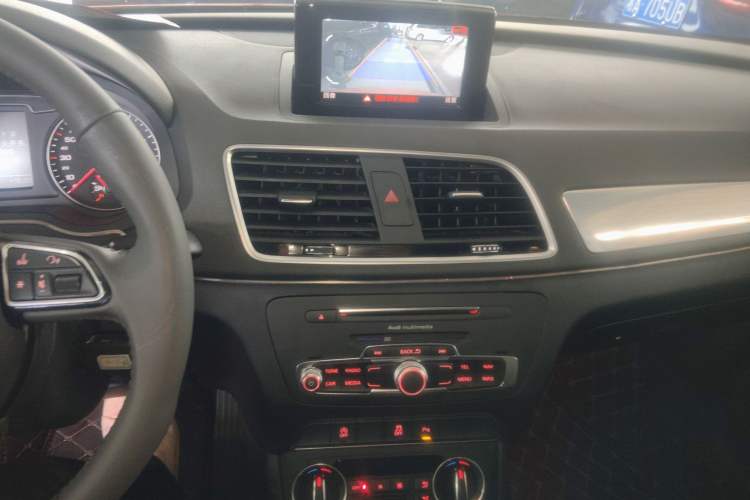 Used Audi Q3 2018 30th Anniversary Edition 30 TFSI Fashion Model Audio And AC Panel