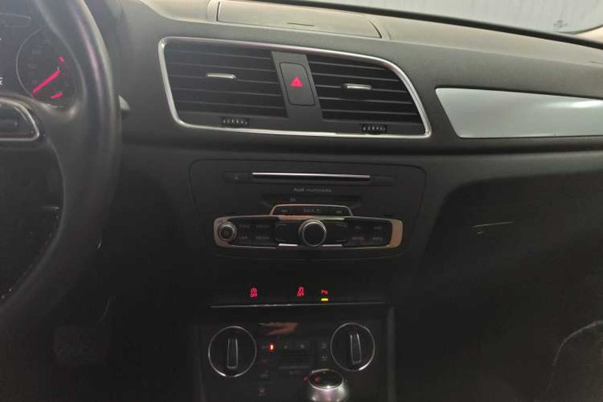 Used Audi Q3 2018 30th Anniversary Edition 30 TFSI Fashion Model Audio And AC Panel