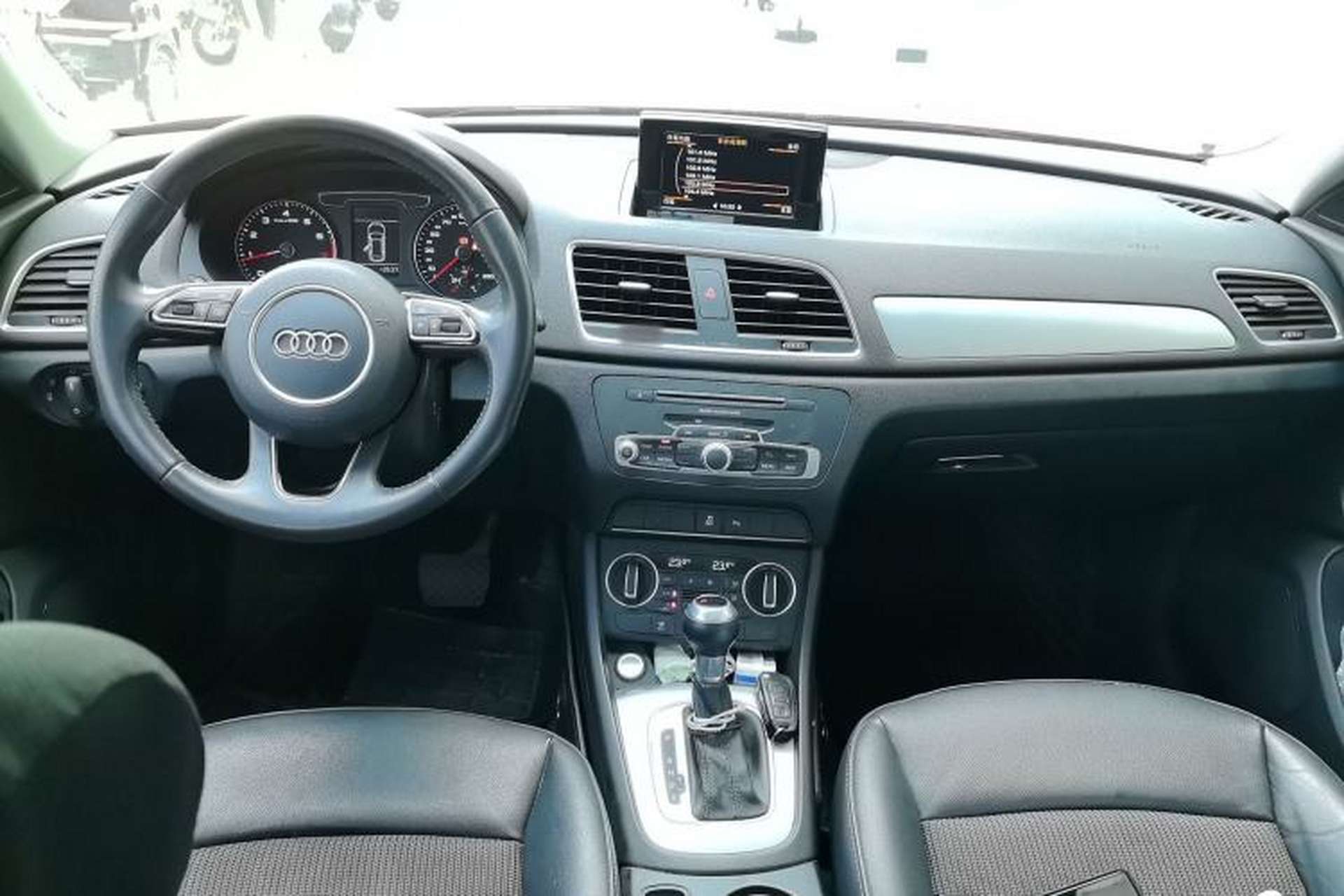 Used Audi Q3 2018 30th Anniversary Edition 30 TFSI Fashion Model Center Console