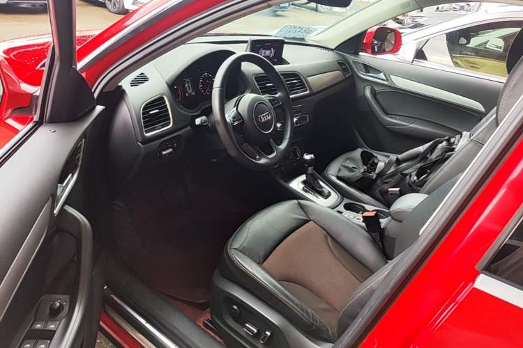 Used Audi Q3 2018 30th Anniversary Edition 30 TFSI Fashion Model Driver Seat
