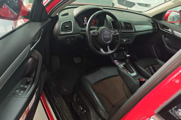 Used Audi Q3 2018 30th Anniversary Edition 30 TFSI Fashion Model Driver Seat