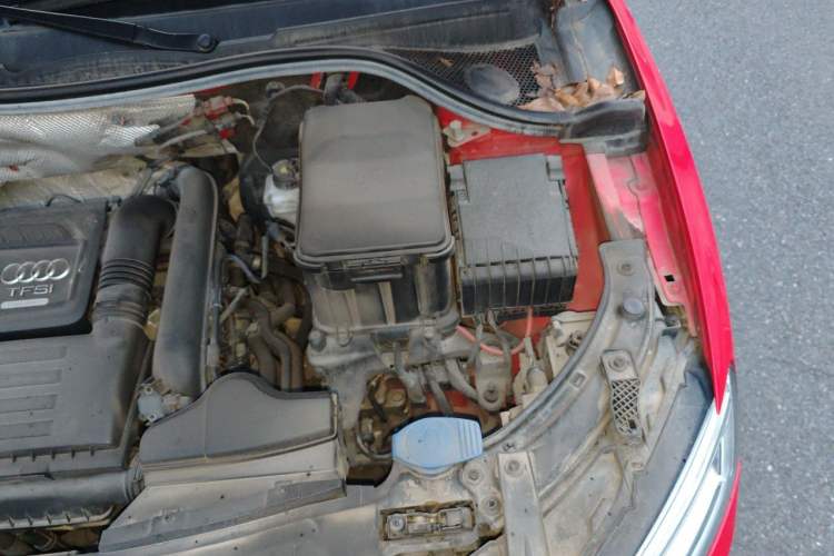 Used Audi Q3 2018 30th Anniversary Edition 30 TFSI Fashion Model Engine Bay Left