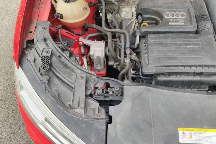 Used Audi Q3 2018 30th Anniversary Edition 30 TFSI Fashion Model Engine Bay Right