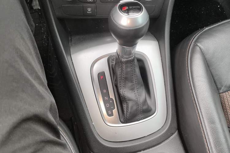 Used Audi Q3 2018 30th Anniversary Edition 30 TFSI Fashion Model Gear Lever
