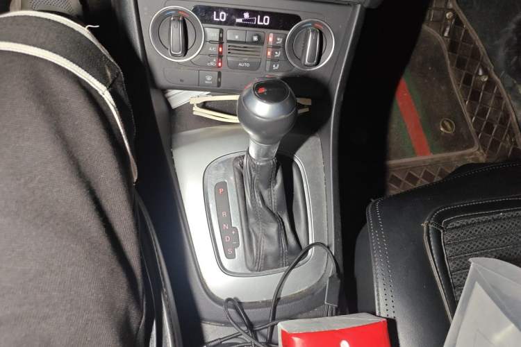 Used Audi Q3 2018 30th Anniversary Edition 30 TFSI Fashion Model Gear Lever