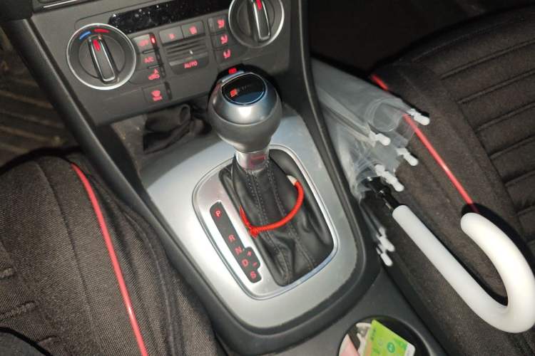 Used Audi Q3 2018 30th Anniversary Edition 30 TFSI Fashion Model Gear Lever