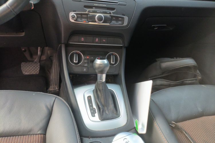 Used Audi Q3 2018 30th Anniversary Edition 35 TFSI Fashion Model Gear Lever