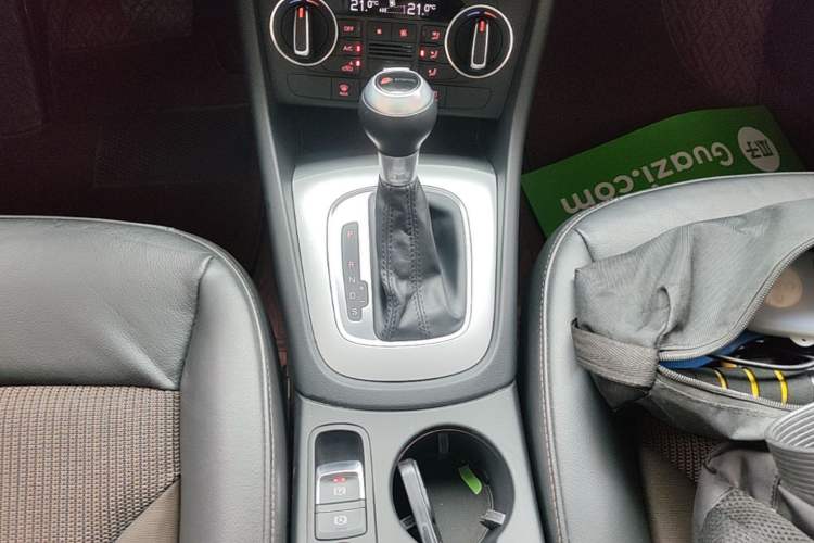 Used Audi Q3 2018 30th Anniversary Edition 30 TFSI Fashion Model Gear Lever