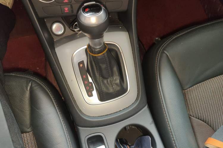 Used Audi Q3 2018 30th Anniversary Edition 30 TFSI Fashion Model Gear Lever