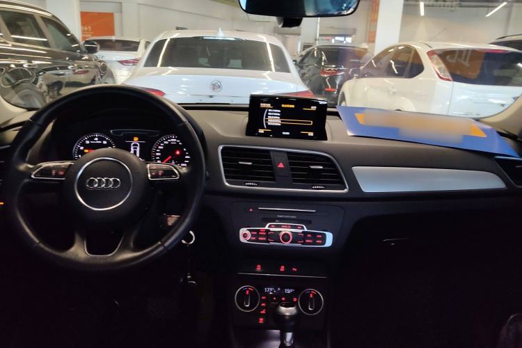 Used Audi Q3 2018 30th Anniversary Edition 30 TFSI Fashion Model Interior 2