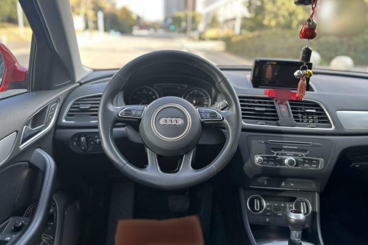 Used Audi Q3 2018 30th Anniversary Edition 35 TFSI Fashion Model Interior 4