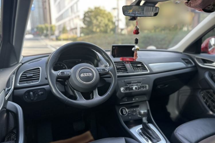 Used Audi Q3 2018 30th Anniversary Edition 35 TFSI Fashion Model Interior 5