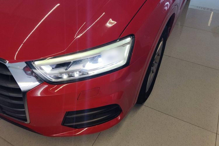 Used Audi Q3 2018 30th Anniversary Edition 30 TFSI Fashion Model Left Front Headlight