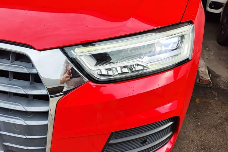 Used Audi Q3 2018 30th Anniversary Edition 30 TFSI Fashion Model Left Front Headlight