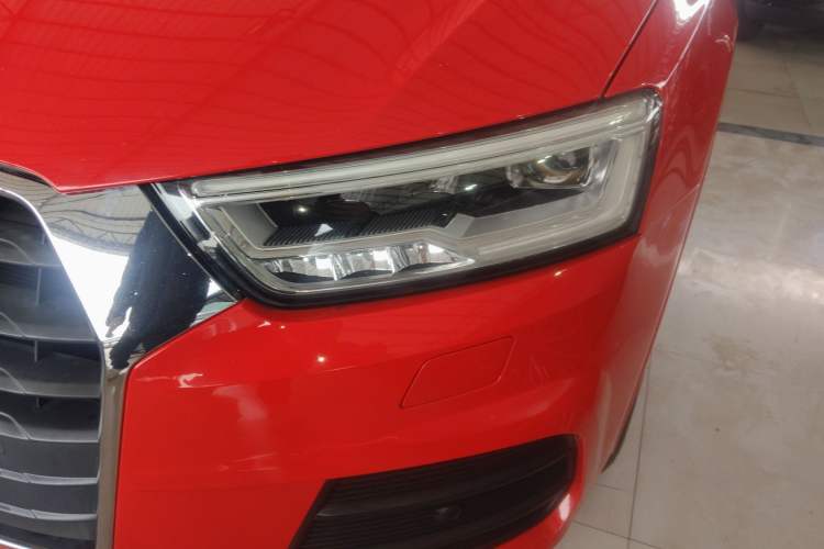 Used Audi Q3 2018 30th Anniversary Edition 30 TFSI Fashion Model Left Front Headlight