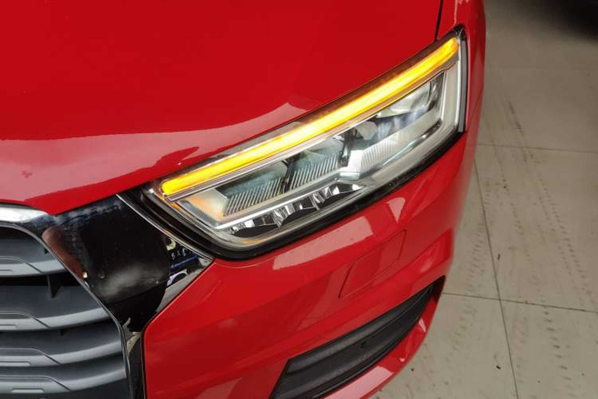 Used Audi Q3 2018 30th Anniversary Edition 30 TFSI Fashion Model Left Front Headlight