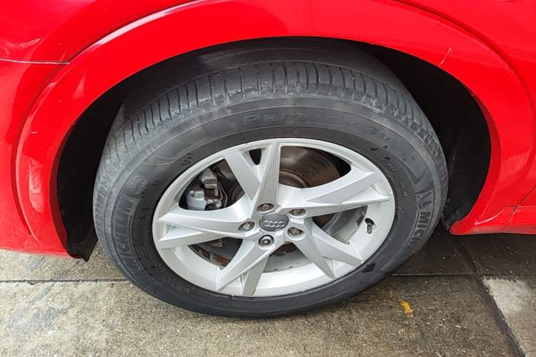 Used Audi Q3 2018 30th Anniversary Edition 30 TFSI Fashion Model Left Front Wheel Hub