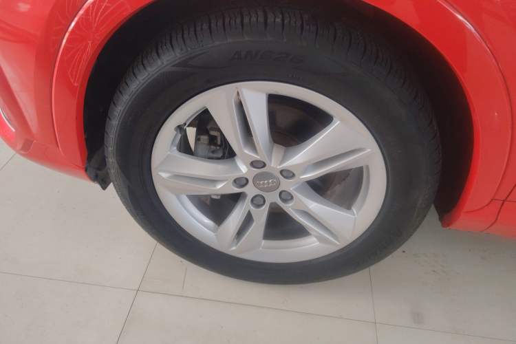 Used Audi Q3 2018 30th Anniversary Edition 30 TFSI Fashion Model Left Front Wheel Hub
