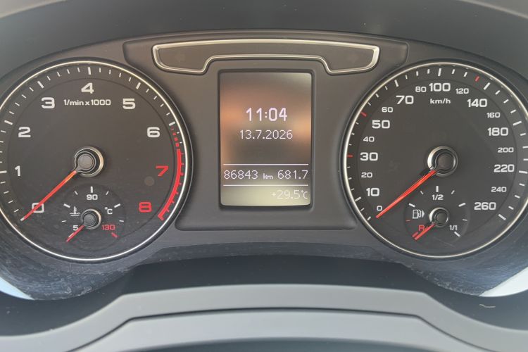 Used Audi Q3 2018 30th Anniversary Edition 30 TFSI Fashion Model Odometer Close Up