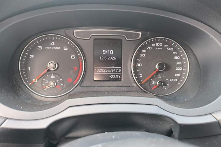 Used Audi Q3 2018 30th Anniversary Edition 30 TFSI Style Model Odometer Close Up