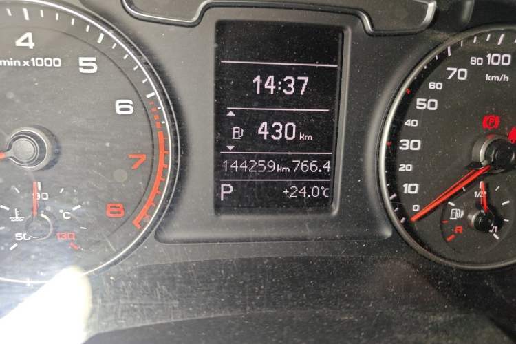 Used Audi Q3 2018 30th Anniversary Edition 30 TFSI Fashion Model Odometer Close Up