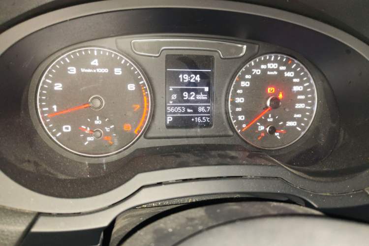 Used Audi Q3 2018 30th Anniversary Edition 30 TFSI Standard Model Odometer Close Up