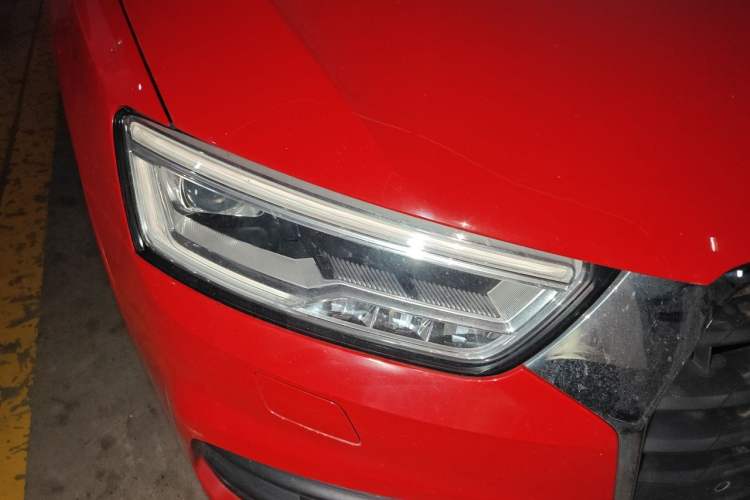 Used Audi Q3 2018 30th Anniversary Edition 30 TFSI Fashion Model Right Front Headlight