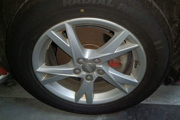 Used Audi Q3 2018 30th Anniversary Edition 30 TFSI Fashion Model Right Front Wheel Hub