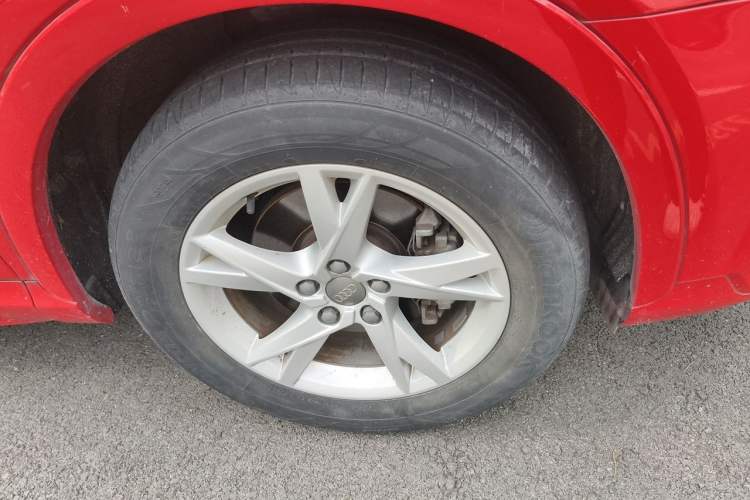 Used Audi Q3 2018 30th Anniversary Edition 30 TFSI Fashion Model Right Front Wheel Hub