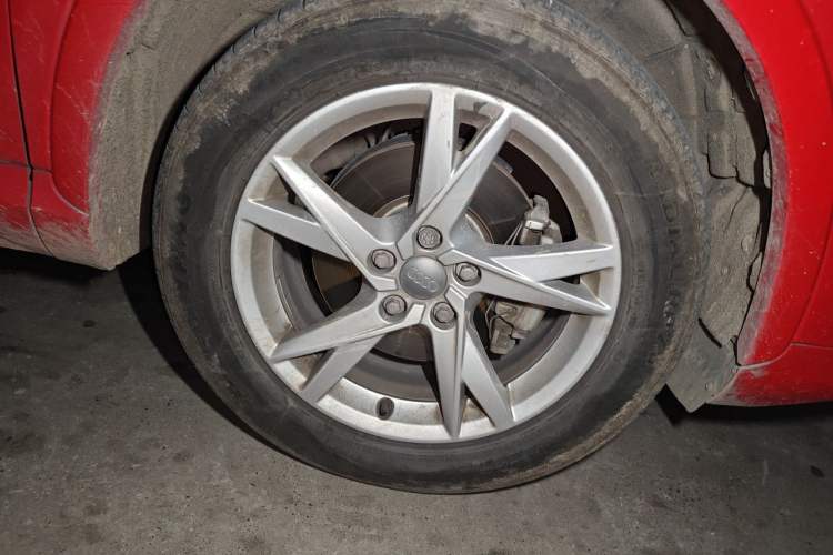 Used Audi Q3 2018 30th Anniversary Edition 30 TFSI Fashion Model Right Front Wheel Hub
