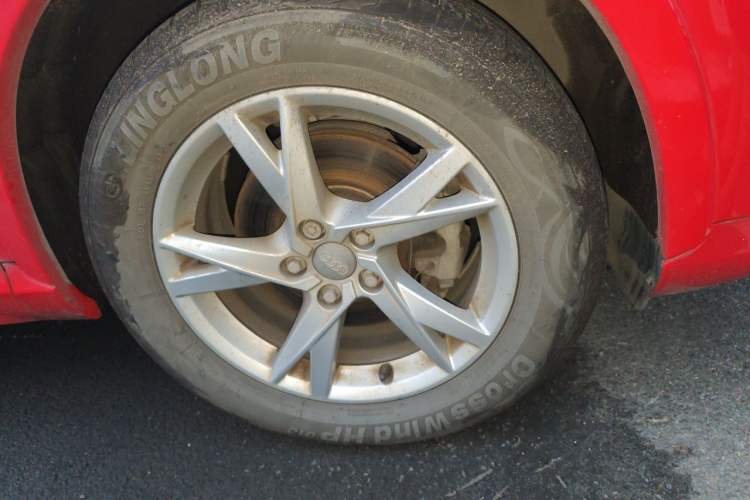 Used Audi Q3 2018 30th Anniversary Edition 30 TFSI Fashion Model Right Front Wheel Hub