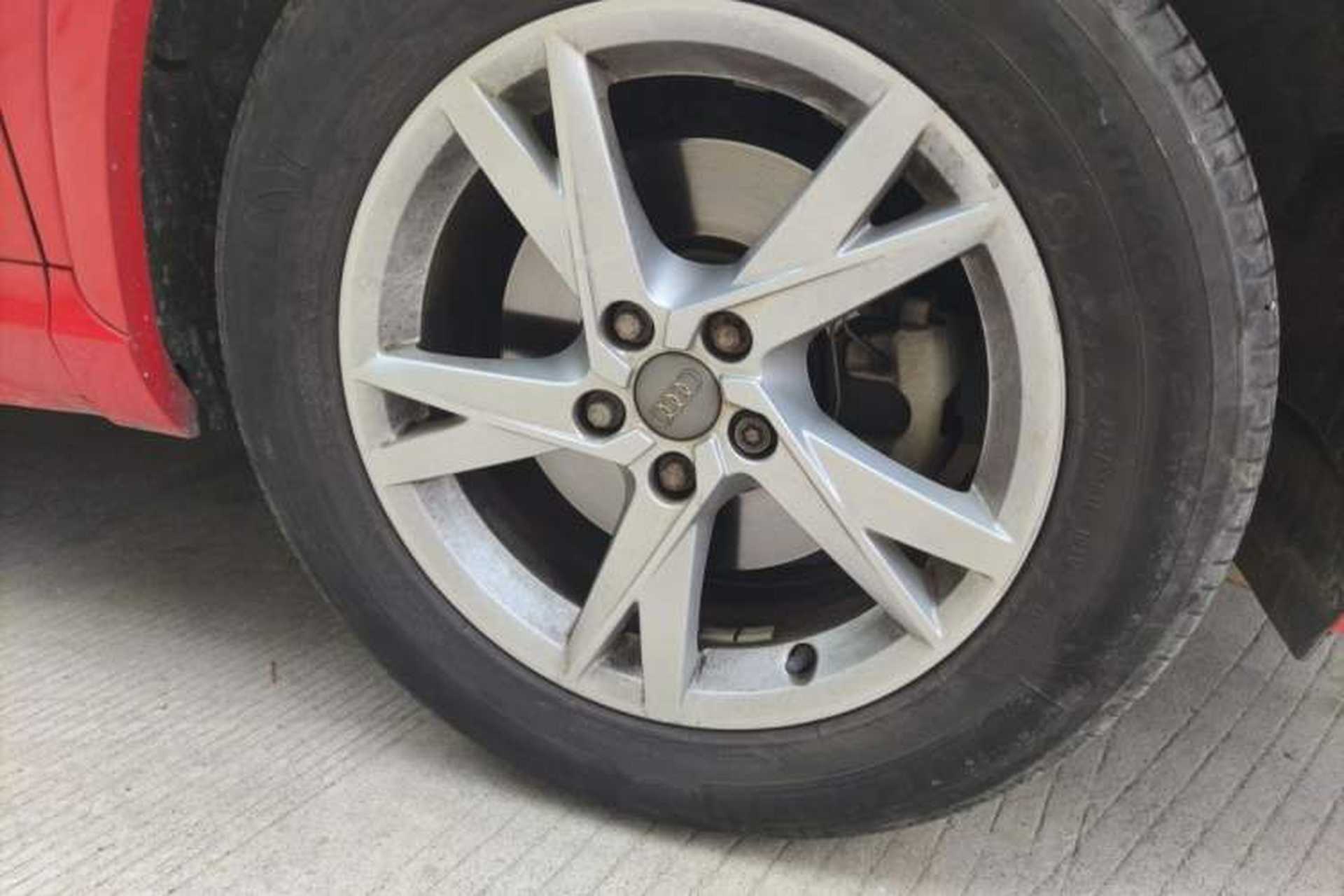 Used Audi Q3 2018 30th Anniversary Edition 30 TFSI Fashion Model Right Front Wheel Hub