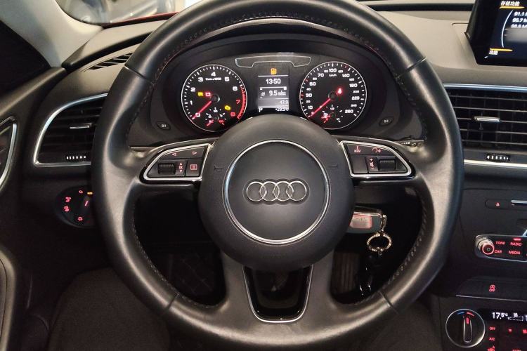 Used Audi Q3 2018 30th Anniversary Edition 30 TFSI Fashion Model Steering Wheel