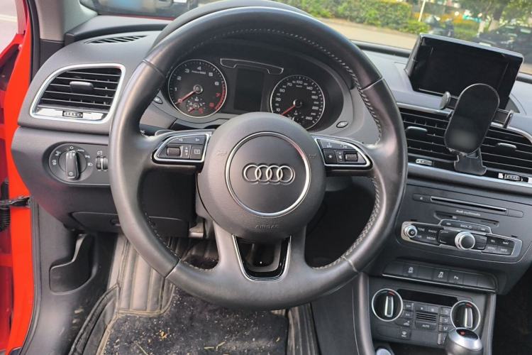 Used Audi Q3 2018 30th Anniversary Edition 30 TFSI Style Model Steering Wheel