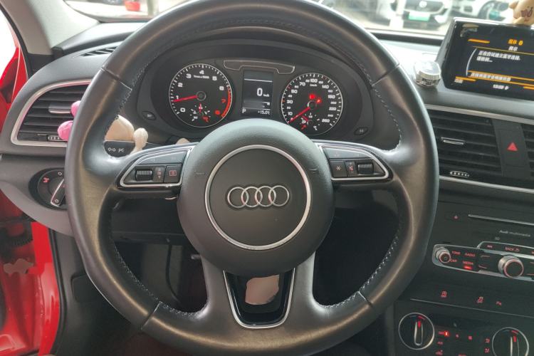 Used Audi Q3 2018 30th Anniversary Edition 30 TFSI Fashion Model Steering Wheel