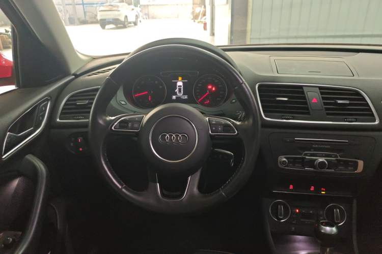 Used Audi Q3 2018 30th Anniversary Edition 30 TFSI Fashion Model Steering Wheel