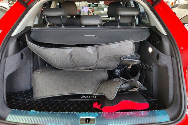 Used Audi Q3 2018 30th Anniversary Edition 35 TFSI Fashion Model Trunk