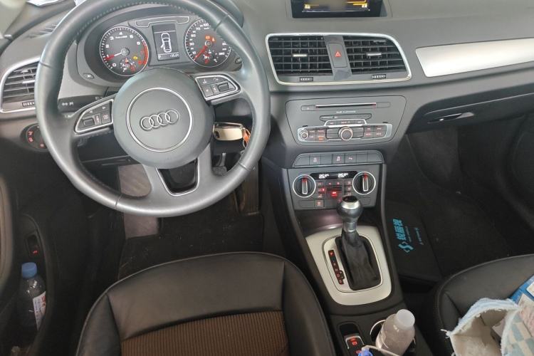 Used Audi Q3 2018 30th Anniversary Edition 30 TFSI Fashion Model Center Console