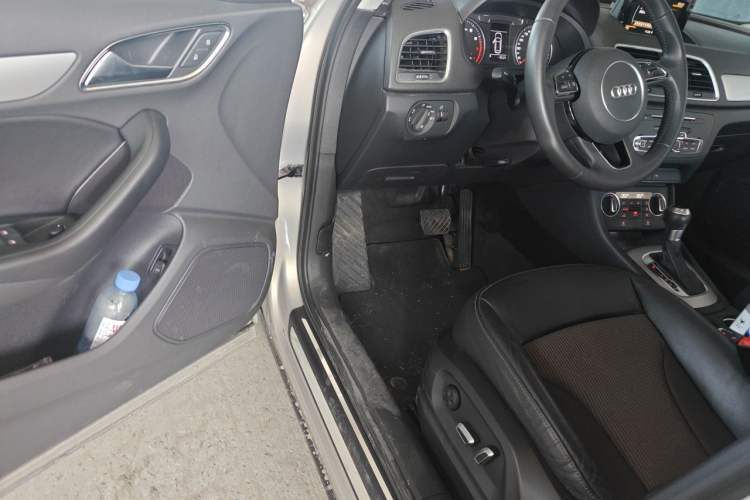 Used Audi Q3 2018 30th Anniversary Edition 30 TFSI Fashion Model Driver Seat